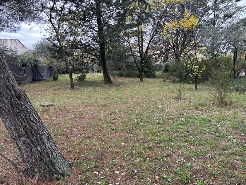 Terrain constructible - 600 m²