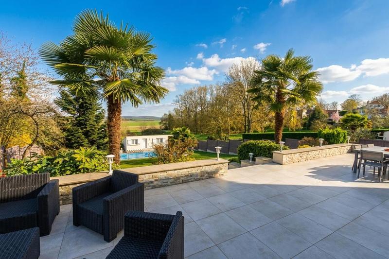 Maison - 155 m² - 6 pièces