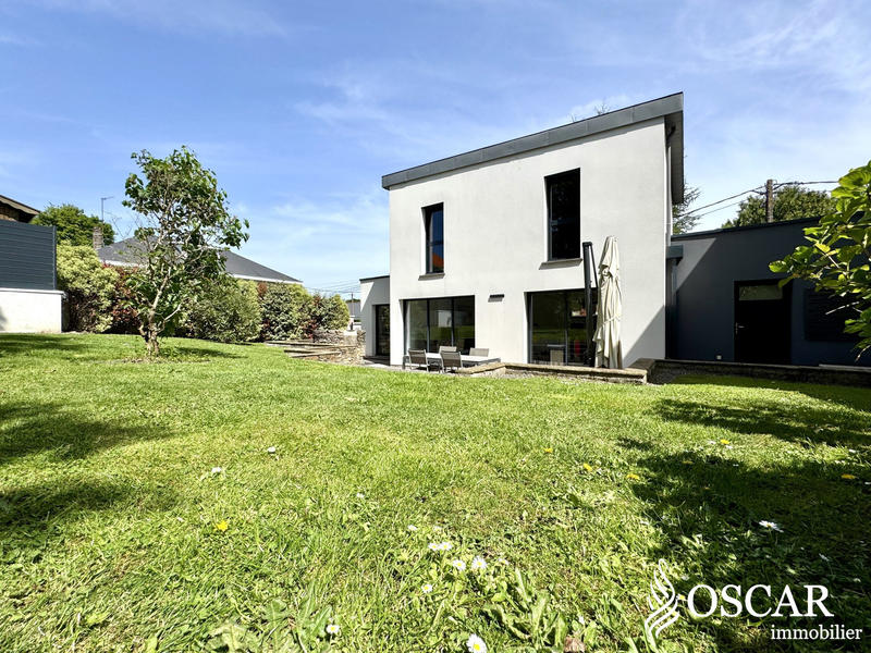 Maison contemporaine - 121 m² - 6 pièces