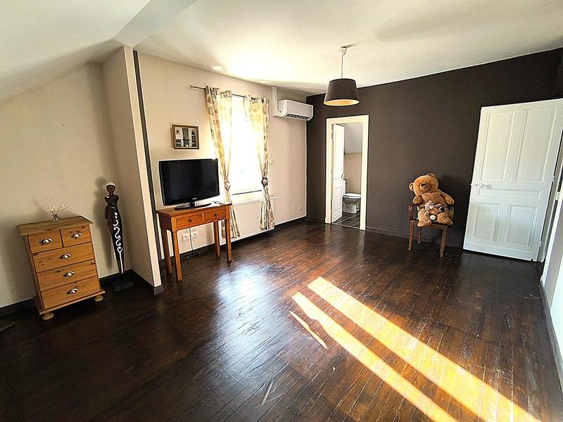 Maison - 137 m² - 5 pièces