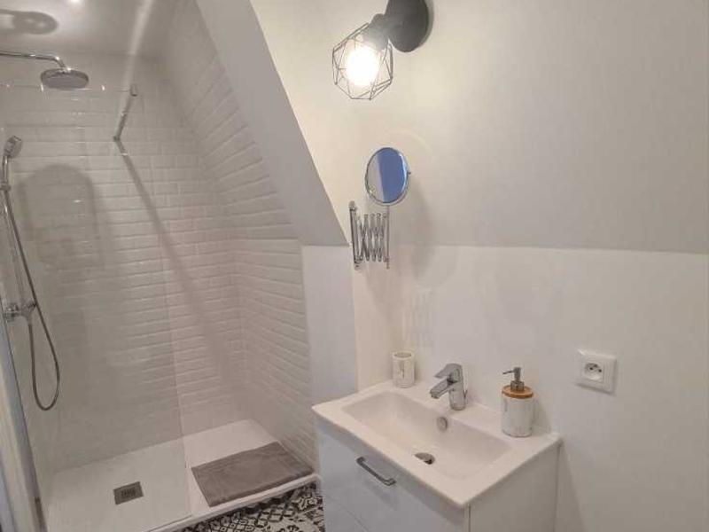 Local commercial - 233 m² - 12 pièces