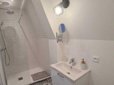 Local commercial - 233 m² - 12 pièces