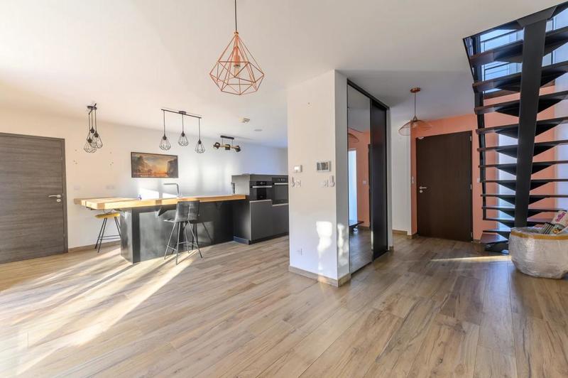 Maison - 160 m² - 6 pièces