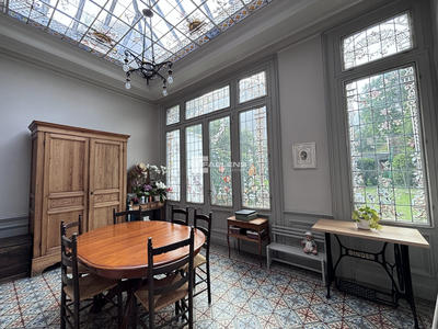 Maison - 253 m² - 8 pièces