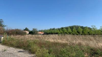 Terrain constructible - 1 050 m²