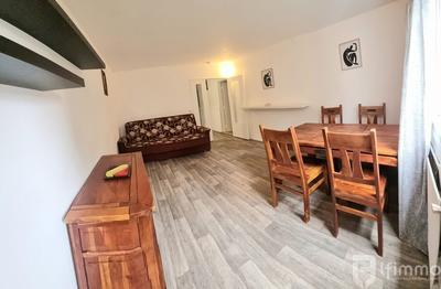 Appartement - 80 m² - 4 pièces