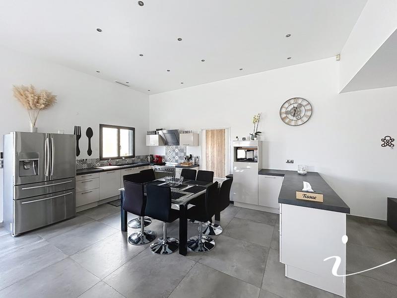 Villa - 145 m² - 6 pièces