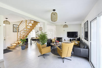 Maison - 157 m² - 7 pièces