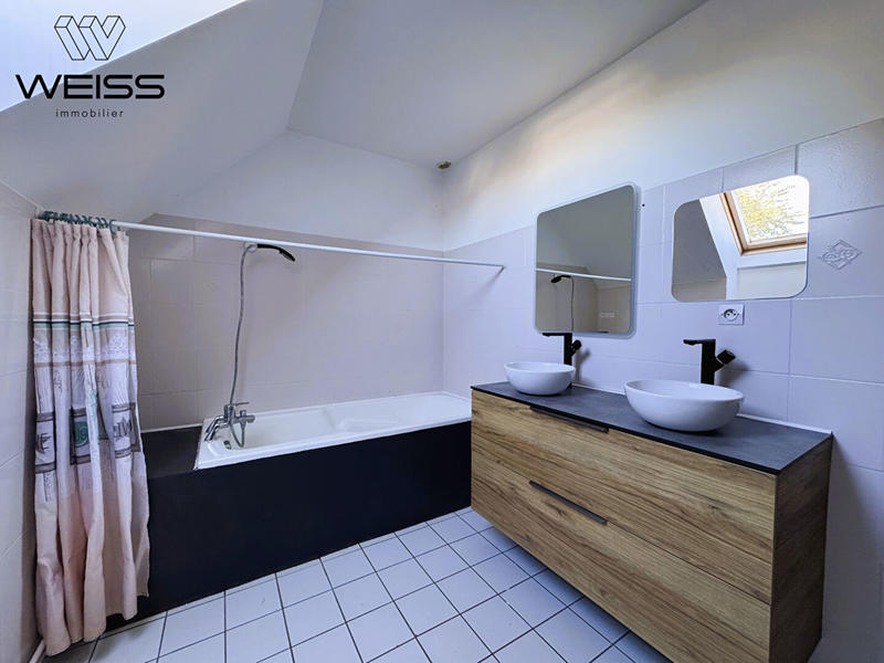 Maison - 137 m² - 6 pièces