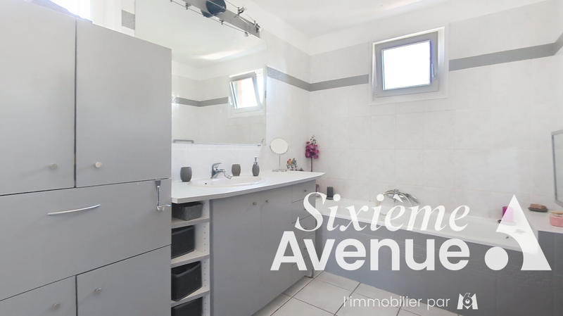 Maison - 111 m² - 5 pièces