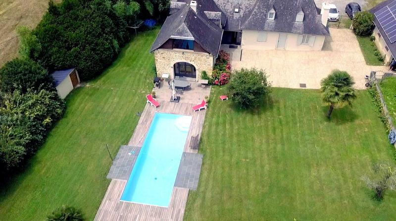 Maison - 218 m² - 7 pièces