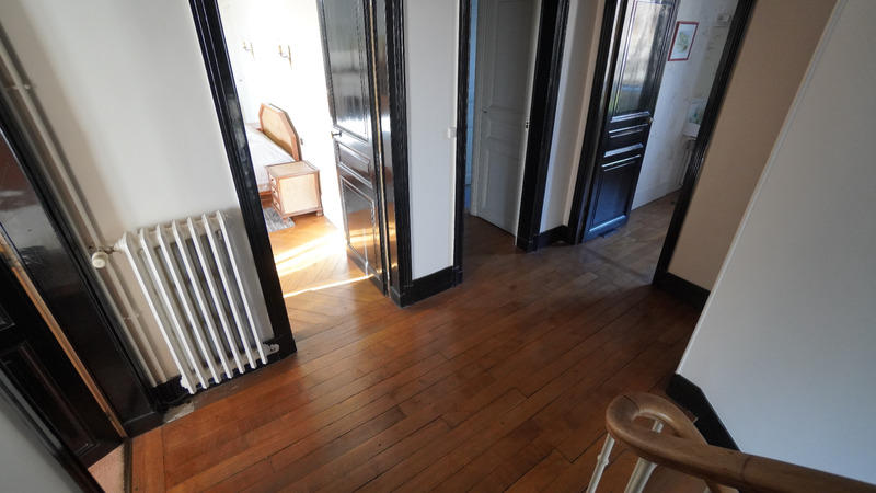 Maison - 200 m² - 7 pièces