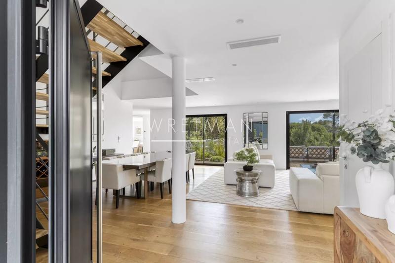 Villa - 222 m² - 6 pièces