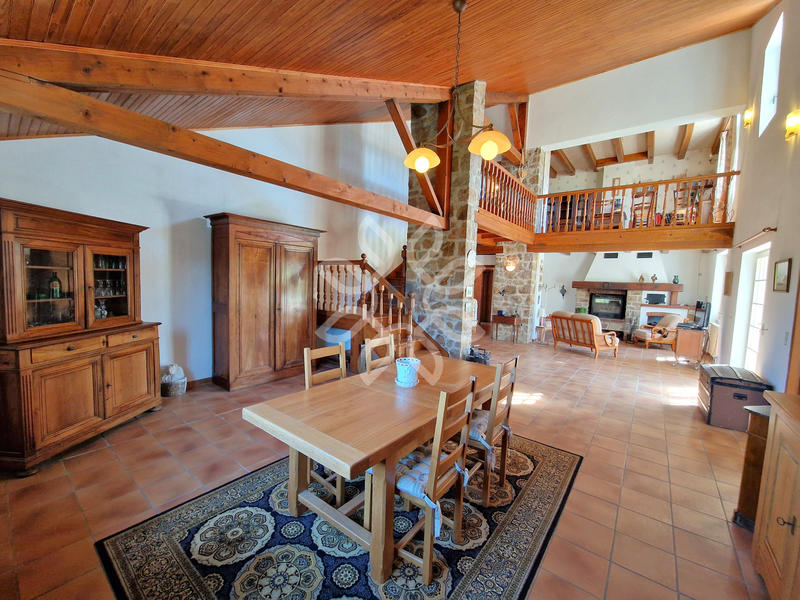 Villa - 196 m² - 5 pièces