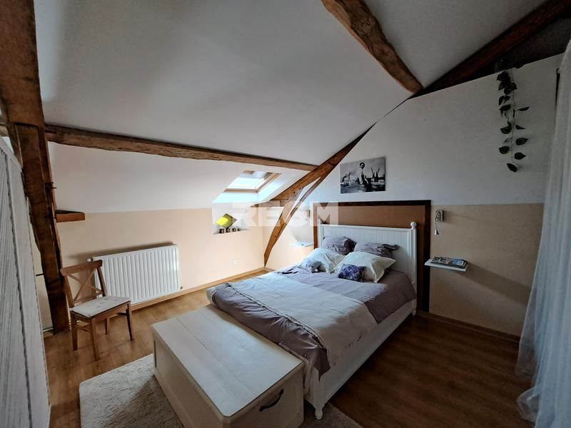 Maison - 264 m² - 9 pièces