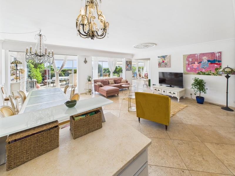 Appartement - 160 m² - 4 pièces