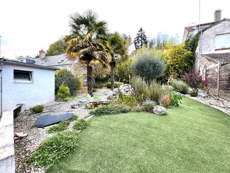 Maison - 225 m² - 9 pièces