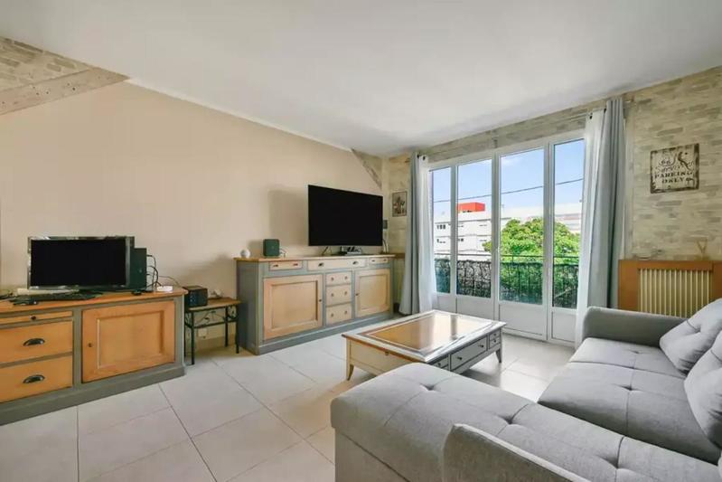 Maison - 210 m² - 9 pièces