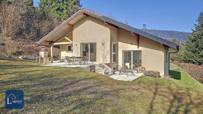 Maison - 262 m² - 8 pièces