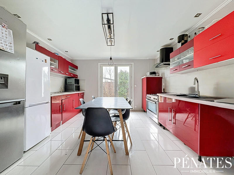 Maison - 203 m² - 10 pièces