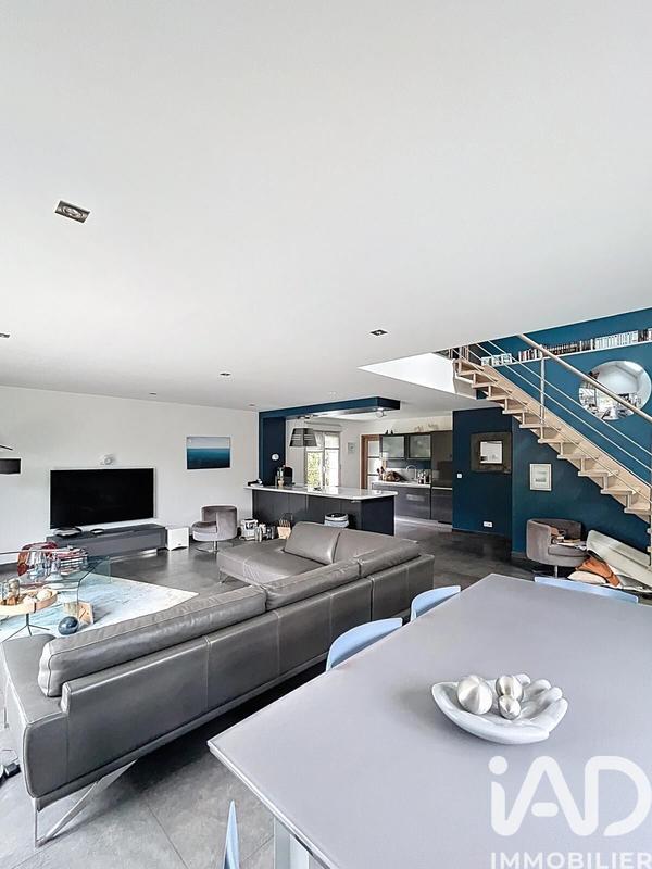 Maison - 174 m² - 7 pièces