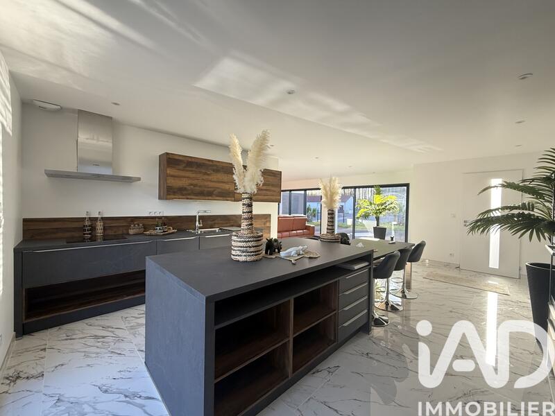 Maison - 126 m² - 4 pièces