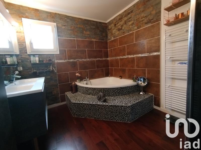 Maison - 266 m² - 6 pièces