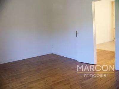 Maison - 428 m² - 18 pièces