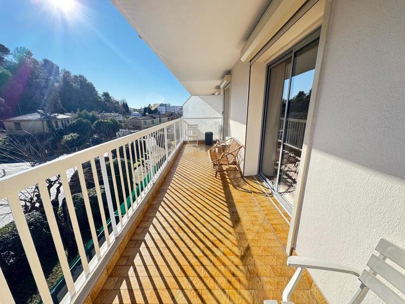 Appartement - 82 m² - 4 pièces