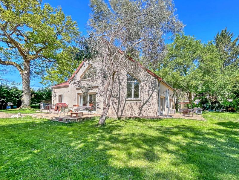 Maison ancienne - 216 m² - 8 pièces