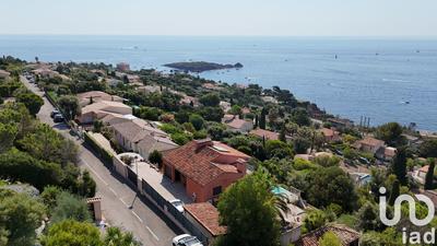 Maison - 215 m² - 7 pièces