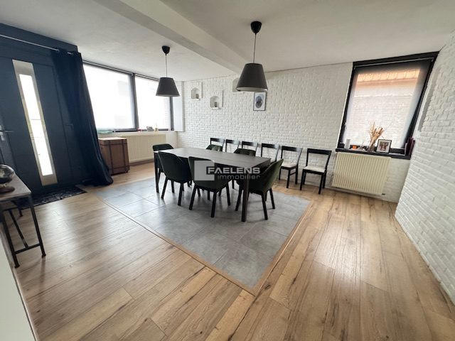 Maison traditionnelle - 166 m² - 5 pièces