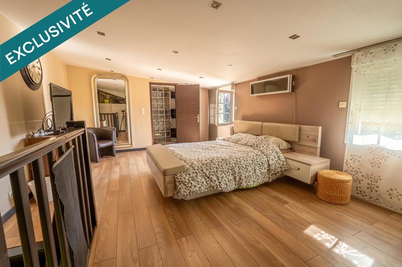 Maison - 200 m² - 8 pièces