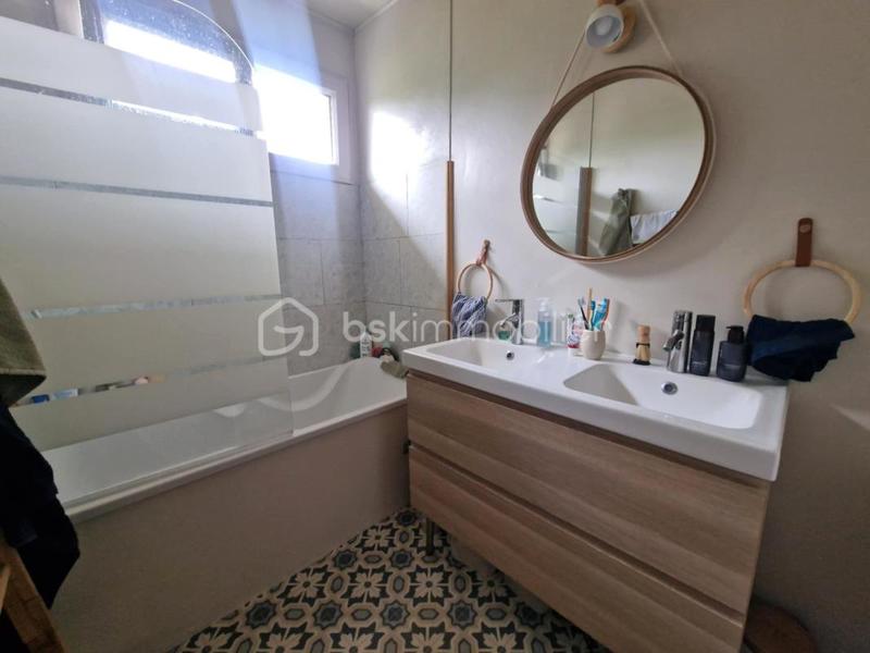 Maison - 93 m² - 4 pièces