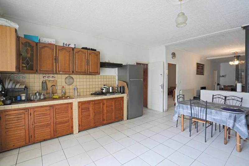 Maison - 250 m² - 7 pièces