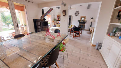 Villa - 180 m² - 8 pièces