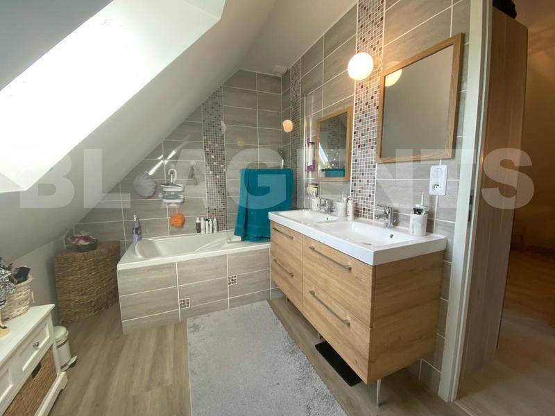 Pavillon - 99 m² - 5 pièces