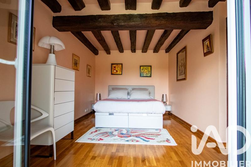 Maison - 220 m² - 9 pièces