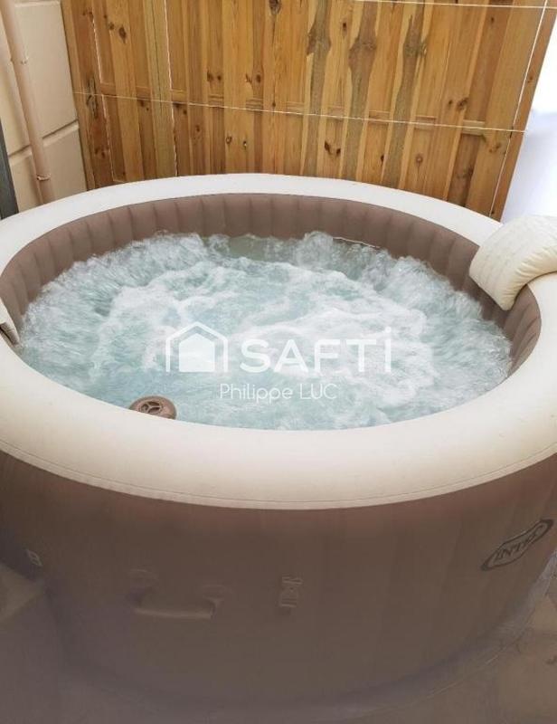 Maison - 212 m² - 12 pièces