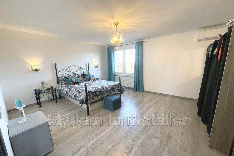 Maison - 251 m² - 6 pièces