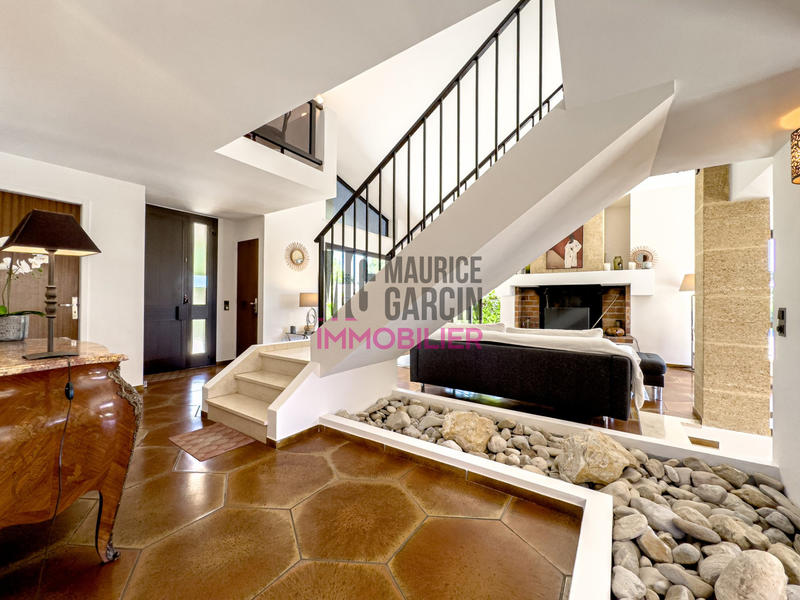 Maison - 211 m² - 6 pièces