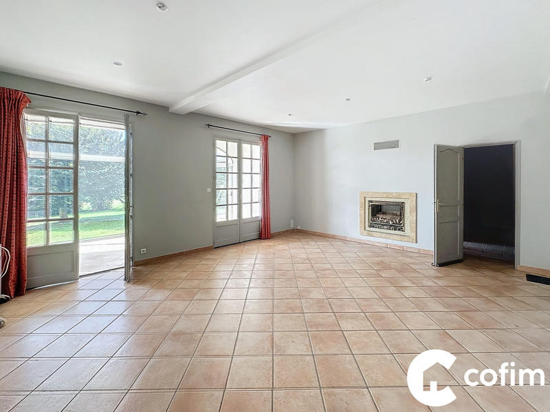 Maison - 260 m² - 7 pièces