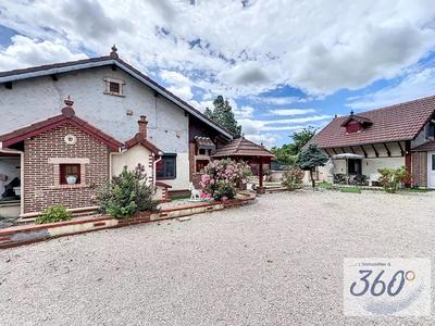 Maison - 185 m² - 7 pièces