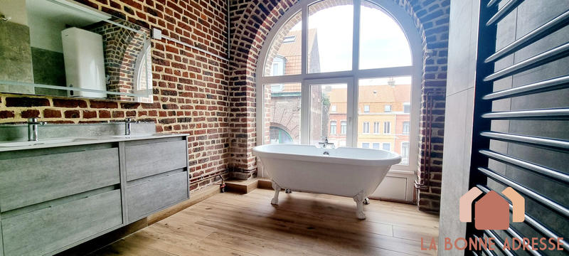 Loft - 185 m² - 4 pièces