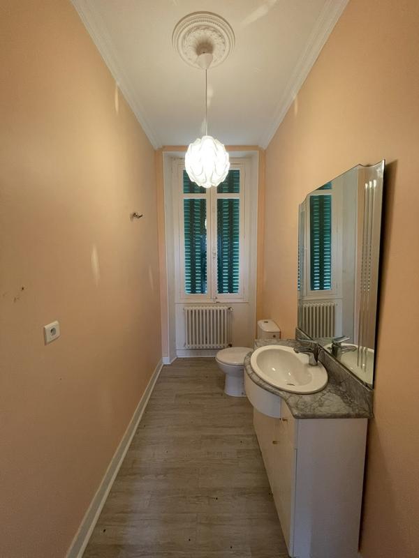 Maison traditionnelle - 153 m² - 7 pièces