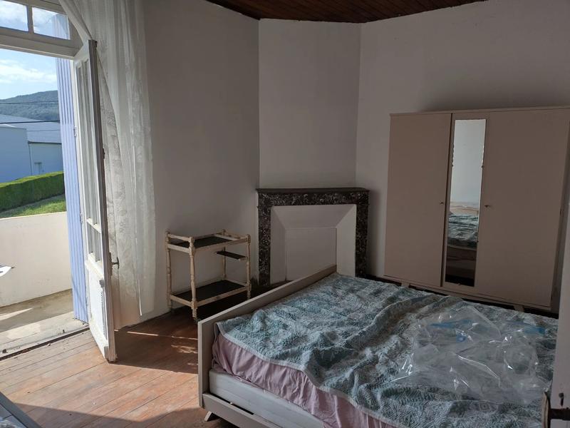 Maison - 240 m² - 11 pièces