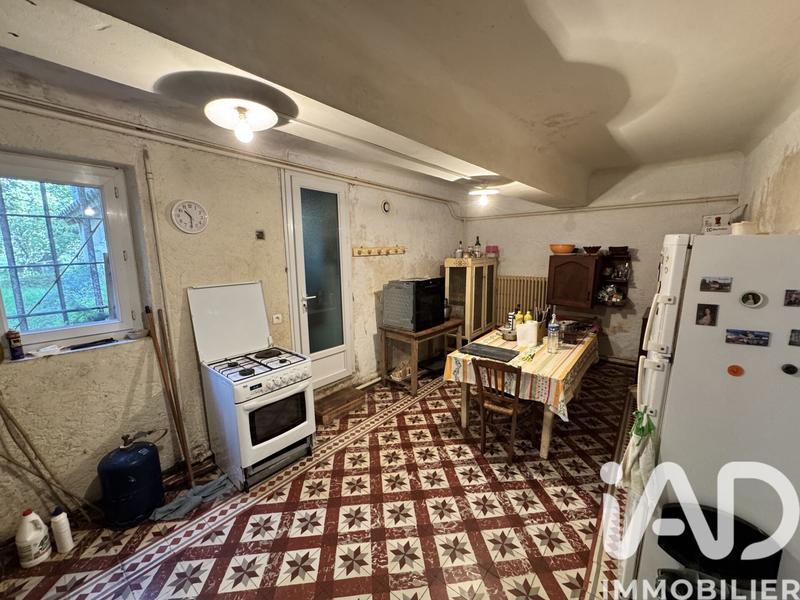 Maison - 300 m² - 8 pièces