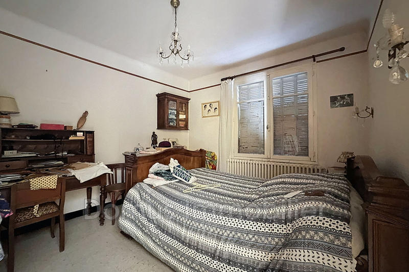 Maison - 323 m² - 16 pièces