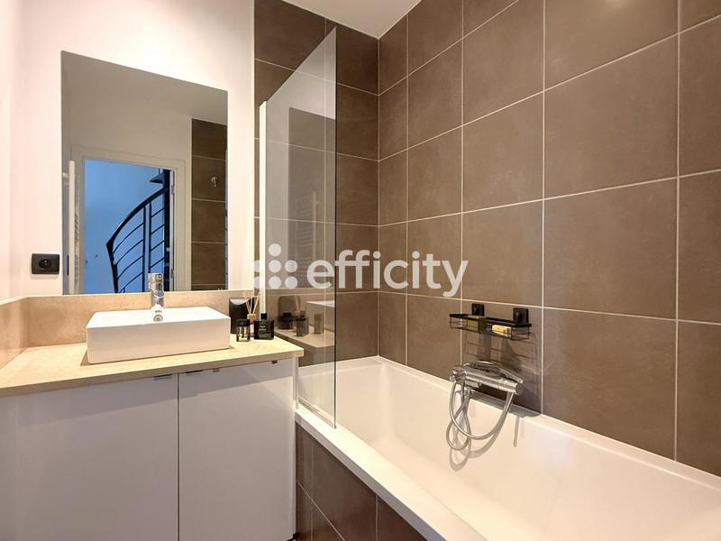 Appartement - 100 m² - 4 pièces