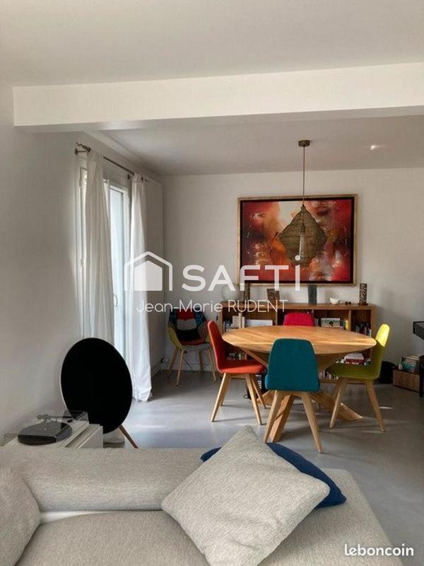 Maison - 212 m² - 7 pièces